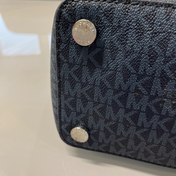 Michael Kors purse Model Ciara Admiral with silver zip NWT - Picture 6 of 8